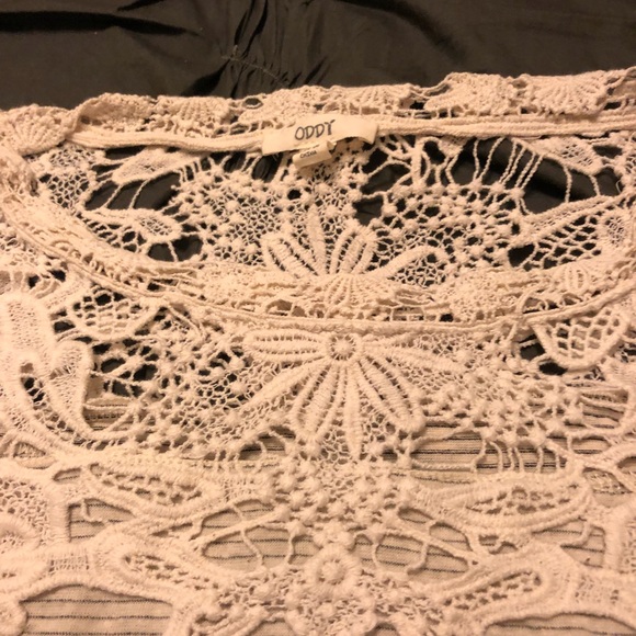 🌺 Flirty & Feminine ODDY Crochet Top - NEVER WORN - Picture 3 of 4